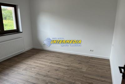 Casă individuală cu 4 camere cu Canalizare în Cetate - 10