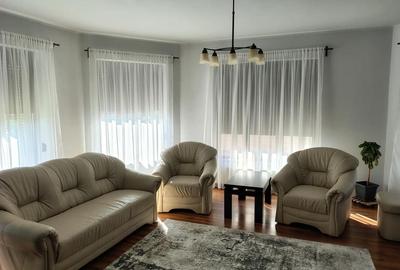 Casă cu 5 camere cu Teren 600 Mp în Central - 1