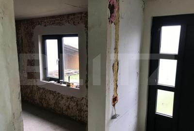 Casa batraneasca,partial renovata,loc. Meresti,3400mp teren - 1