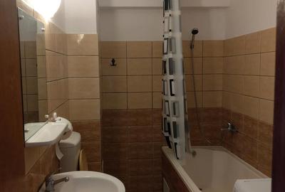 Garsonieră decomandată în Traian - 10