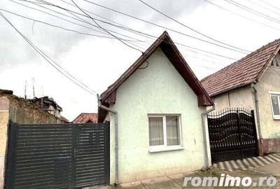 Casă cu 2 camere cu Teren 236 Mp în Sebeș
