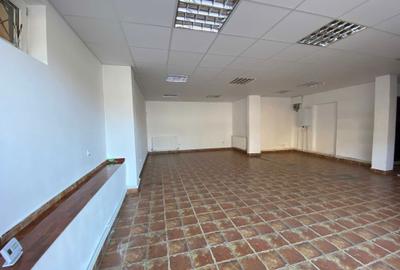 Spațiu comercial, de 70 mp, în Central - 6