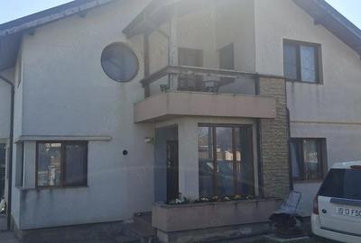 Casă cu Teren 500 Mp în Central - 2
