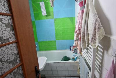 Se vinde apartament etaj unu , doua camere,decomandat pret 67000 euro negociabil - 10