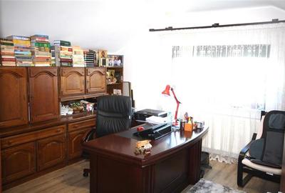 Casă individuală cu 5 camere cu Canalizare în Central - 11