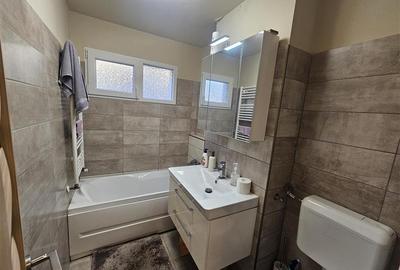 Apartament cu 2 camere semidecomandat în Micro I - 19