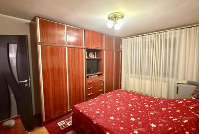 Apartament cu 4 camere semidecomandat, mobilat în Circumvalațiunii - 10