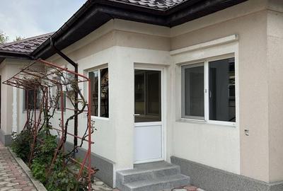 Casă cu 4 camere cu Teren 1200 Mp în Central - 1