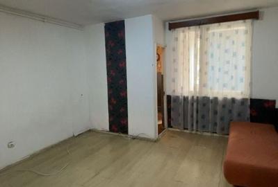 Garsonieră decomandată în Aronești - 1