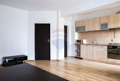 Vanzare apartament 3 camere decomandat, - 2