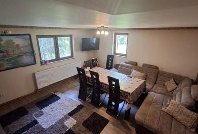 Casă cu 4 camere cu Teren 1600 Mp în Central - 1