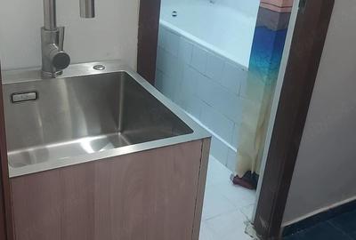 Garsonieră decomandată în UTA - 3