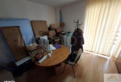 Apartament cu 3 camere decomandat în Craiovei - 2