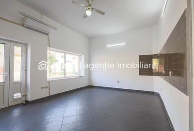 Spațiu comercial, de 42 mp, în Central - 3