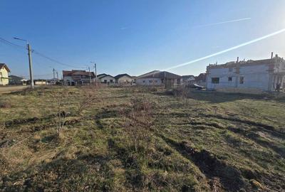 Teren de 450 mp, în Exterior Vest - 1