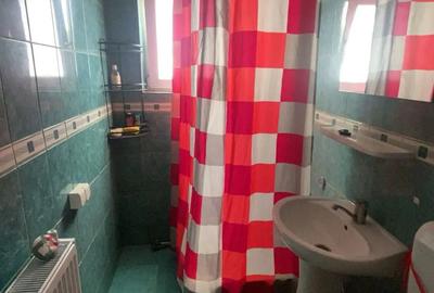 Inchiriez apartament 2 camere Pia?a Sud, etaj 3, mobilat complet. - 4