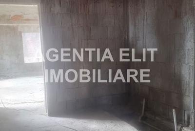 Casă cu 9 camere cu Teren 1779 Mp în Central