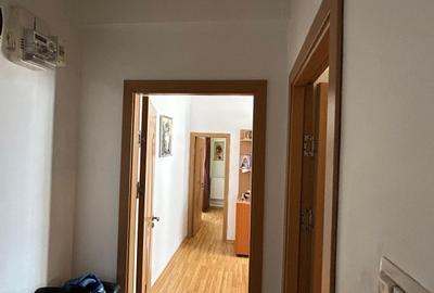 Apartament cu 2 camere, mobilat în Casa de Cultură