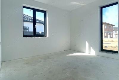 Casă cu 4 camere cu Teren 500 Mp în Sânpetru - 5