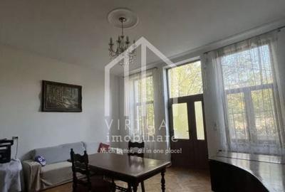 Casa formata din 2 apartamente, 2 garaje,  3 bai - zona Trei Stejari - 11