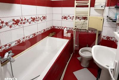 Casă cu 5 camere cu Teren 97 Mp în Piața Centrală