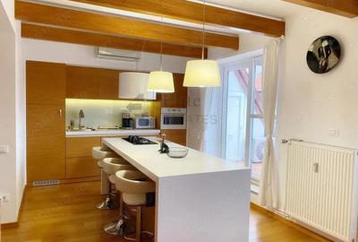 Apartament spatios cu 4 camere de inchiriat | Pietonala Oradea