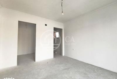 Casă cu 4 camere decomandat în Sântandrei