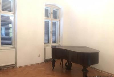 Casă individuală cu 4 camere în P-ța Maria