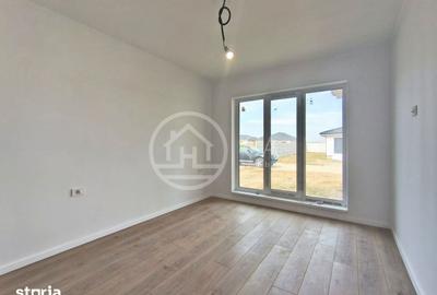 Casă cu 4 camere decomandat cu Teren 550 Mp în Oșorhei - 1