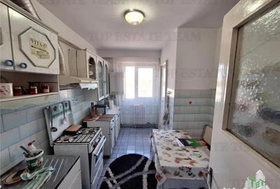 Apartament cu 4 camere decomandat în Viziru 3 - 7