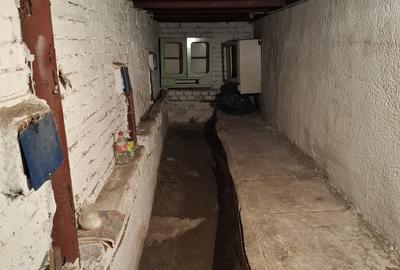 Apartament cu 3 camere decomandat în 13 Decembrie - 16