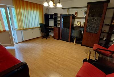Apartament 2 camere, str. Dunavat, et. 3/4 - 3