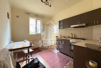 Apartament 2 camere, parter înalt, centrala proprie  zona Sinaia - 2