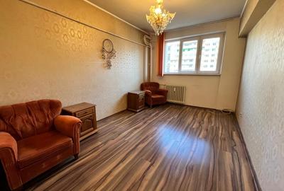 Obor-metrou, vanzare 2 camere decomandat, etaj 5, - 9