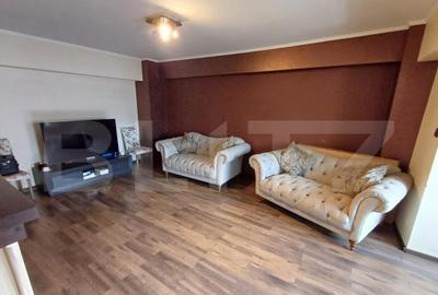 Apartament de inchiriat, cu 2 camere, 63 mp, decomandat, zon - 5