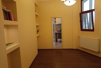Apartament cu 3 camere semidecomandat în P-ța Unirii - 7