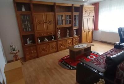 Apartament cu 2 camere decomandat în Micro IV - 2