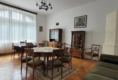 De vânzare apartament impozant cu 4 camere în zona străzii Clinicilor