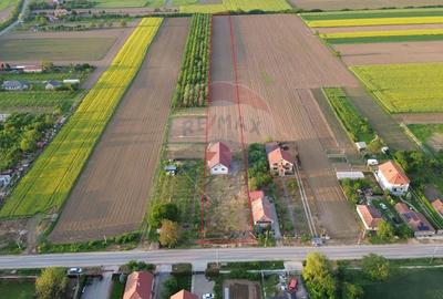 Casa cu 5 camere finisata si 10.400 m2 teren de vanzare in BOTIZ SM - 2
