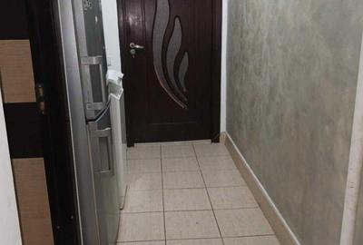 Apartament cu 3 camere semidecomandat în Craiovița Nouă - 2