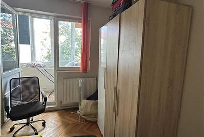 Apartament cu 3 camere nedecomandat, mobilat în Circumvalațiunii - 9