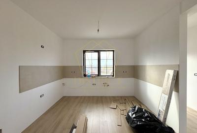 Duplex cu 3 camere, despărțit prin baie | Mosnita Noua | Valery 3 - 4