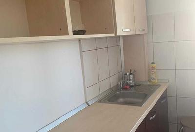 Apartament cu 2 camere decomandat în Apărătorii Patriei - 1