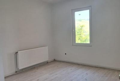 Casă individuală cu 4 camere cu Canalizare în Câmpenești - 2