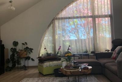 Duplex cu 4 camere cu Canalizare în Central