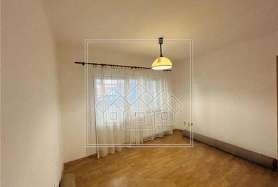 Ap cu 4 camere, 86 mp utili, 2 balcoane, garaj spatios - Zona Tilisca - 2