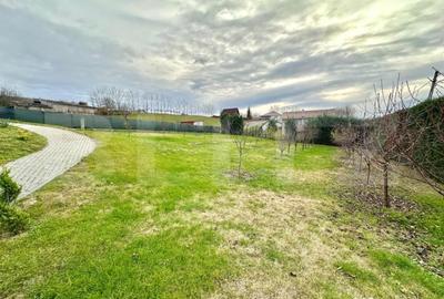 Casă cu 7 camere cu Teren 1591 Mp în Ciugud - 2