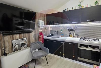 Apartament cu 3 camere decomandat, mobilat în Central - 1