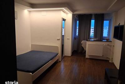 Garsonieră în Titan - 2