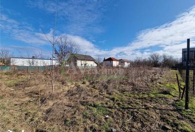 Teren de 2527 mp, în Central - 1